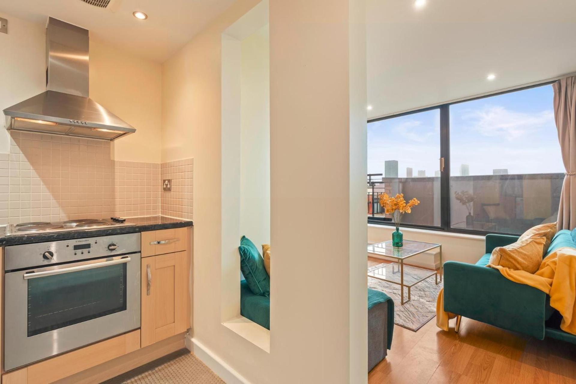 The Royale Penthouse - Skyline View - Balcony